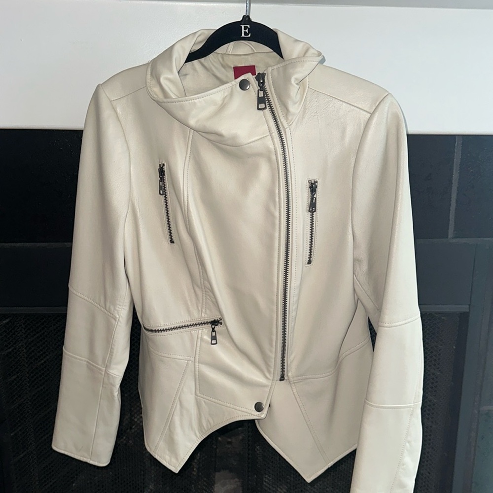 G.I.L.I size 12 Cream 100% LEATHER jacket. Used Condition